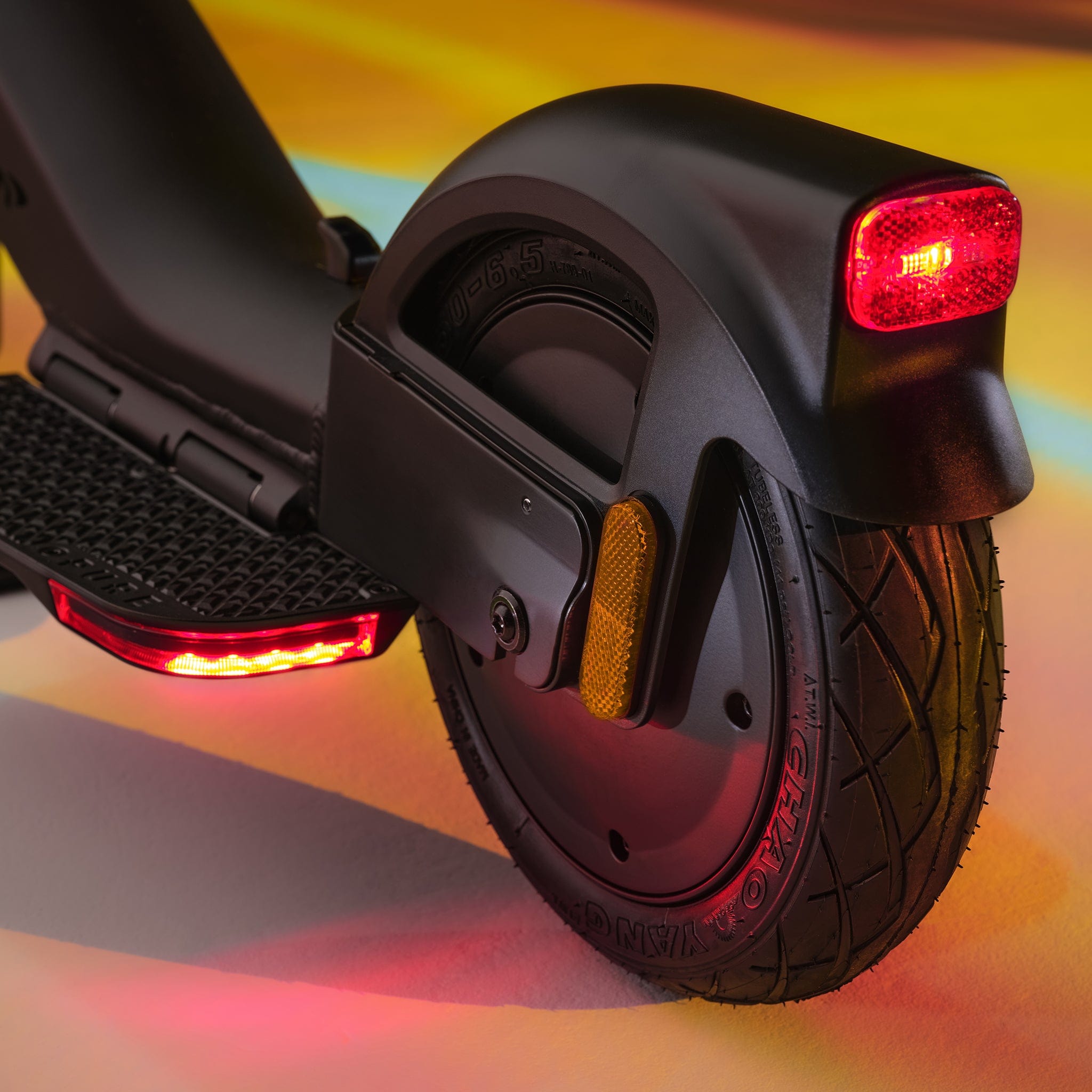 Pure x Mclaren Black 900W Max Power 50KM Range – Pure Electric Australia